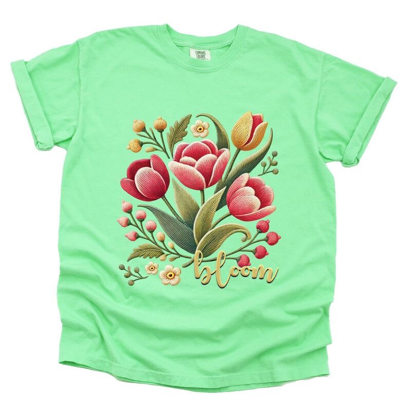 Simply Sage Market レディース トップス Tシャツ グラフィック Simply Sage Market Bloom Tulips Faux Texture - Women's Garment Dyed Graphic T-Shirt Reef｜ReVida 店