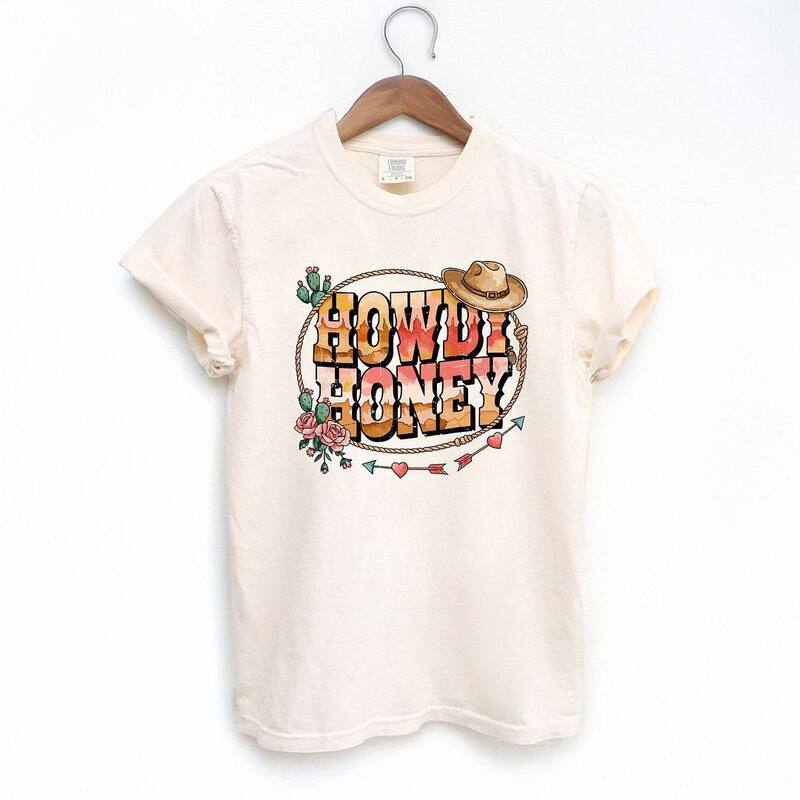 Simply Sage Market レディース トップス ティーシャツ Simply Sage Market Howdy Honey Garment Dyed Tees Ivory 象牙色 Tシャツ・カットソー-トップス