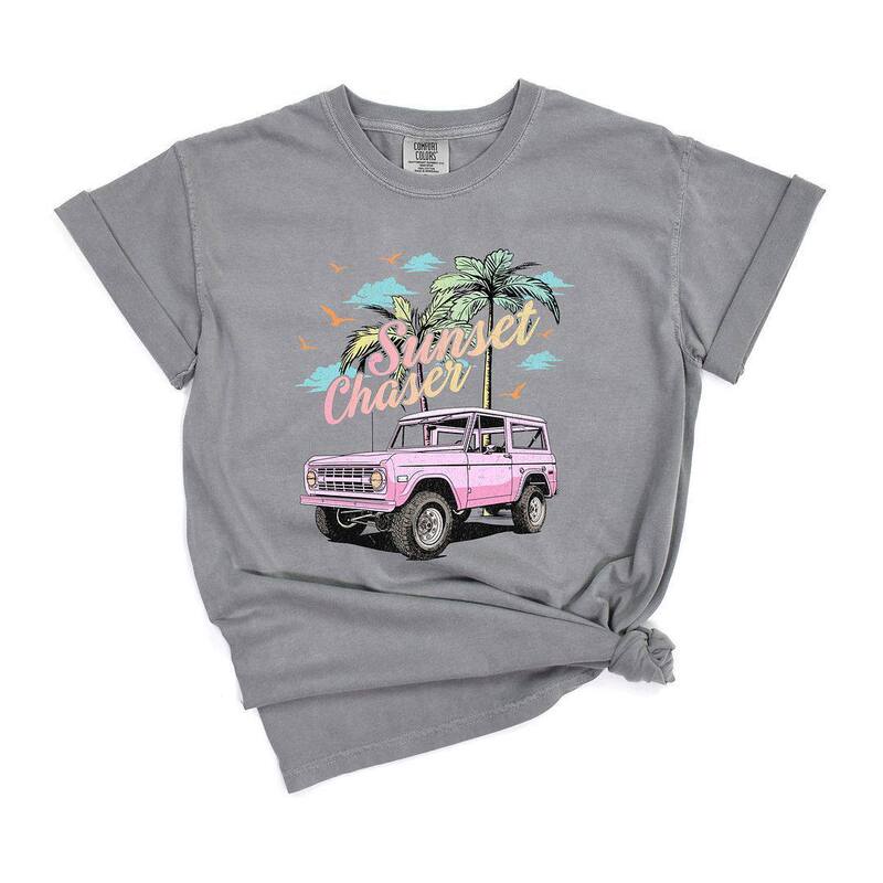 Simply Sage Market レディース トップス Tシャツ Simply Sage Market Sunset Chaser Jeep Garment Dyed Tees Grey グレー｜ReVida 店