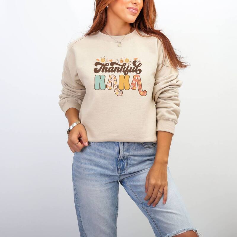 Simply Sage Market レディース トップス プルオーバー 御花柄 汗水 御花 グラフィック Simply Sage Markethankful Nana Floral - Women\u0027s Graphic Sweatshirt Dust