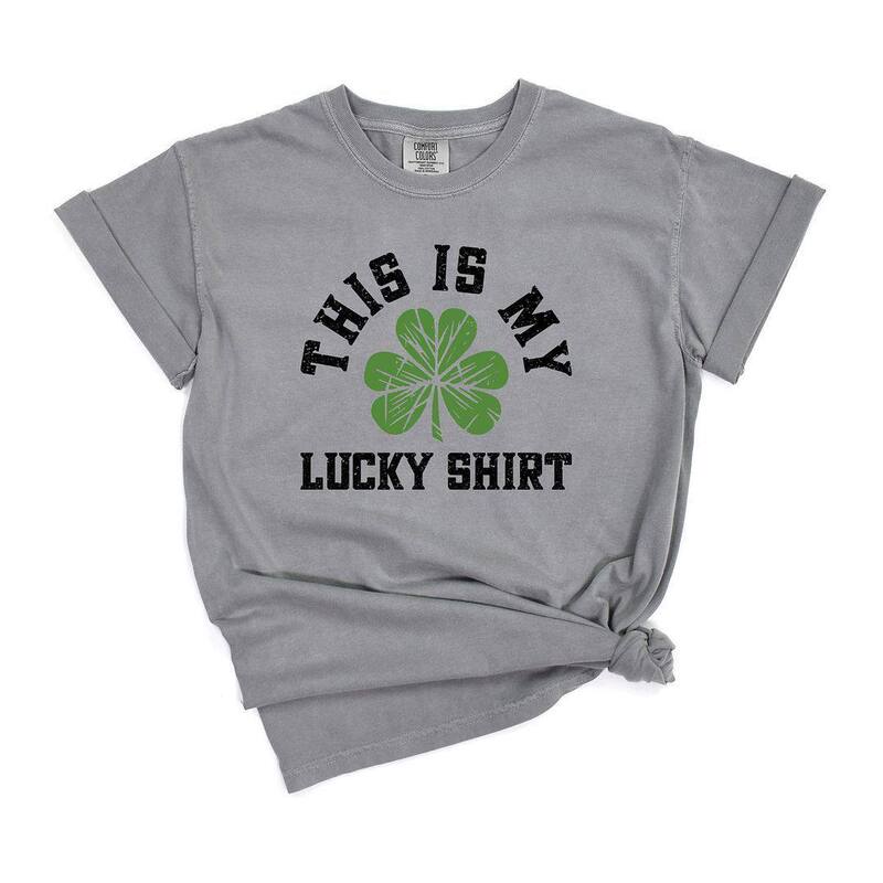 Simply Sage Market レディース トップス ティーシャツ Simply Sage Market Lucky Shirt Bold Garment Dyed Tees Grey 薄墨色 Tシャツ・カットソー-トップス