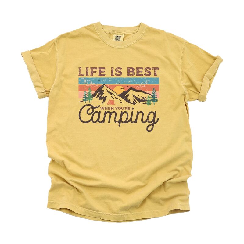 Simply Sage Market レディース トップス ティーシャツ Simply Sage Market Life Is Best When You\u0027re Campingarment Dyed Tees Mustard 洋芥子 レディースファッション-トップス-Tシャツ・カットソー