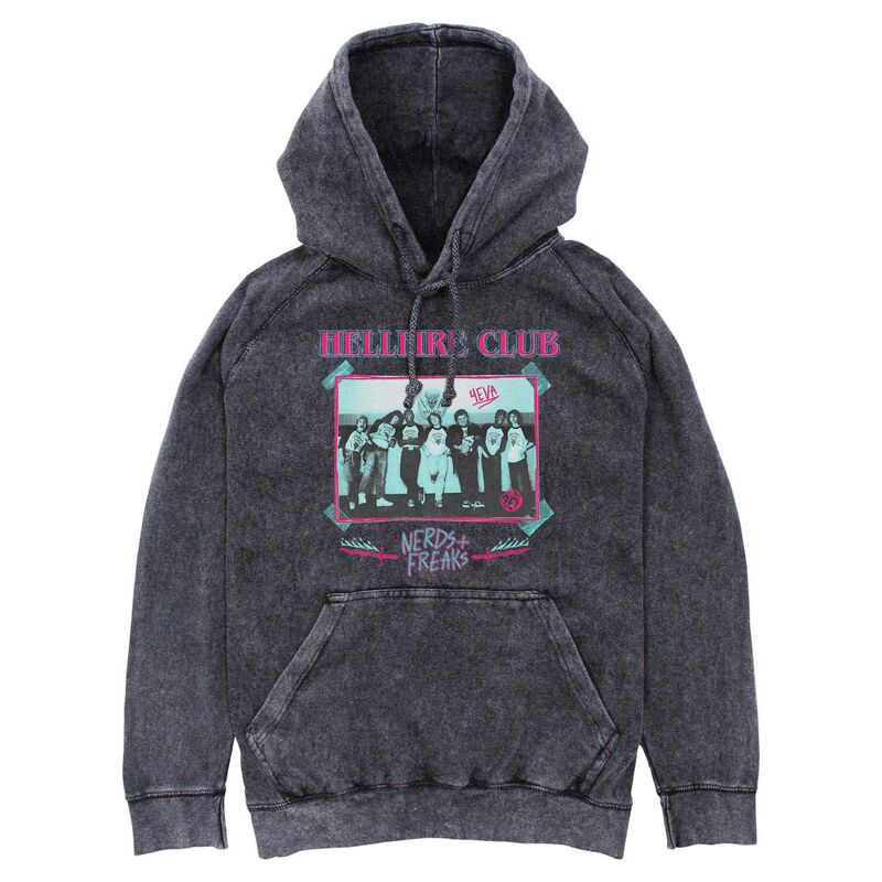 アニメ文字記号 レディース トップス プルオーバー パーカー グラフィック Licensed Character Men\u0027stranger Things Hellfire Club Nerds \u0026 Freaks Long Sleeve Graphic Hoodie Black 黒いこと