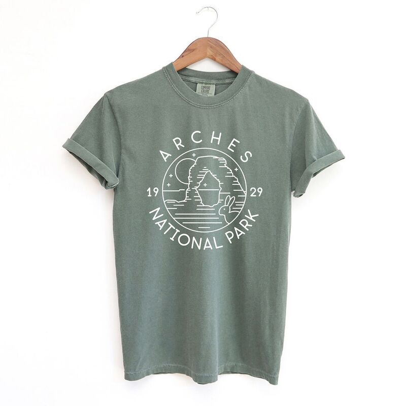 Simply Sage Market レディース トップス ティーシャツ Simply Sage Market Arches National Park Garment Dyed Tees Moss レディースファッション-Tシャツ・カットソー-トップス