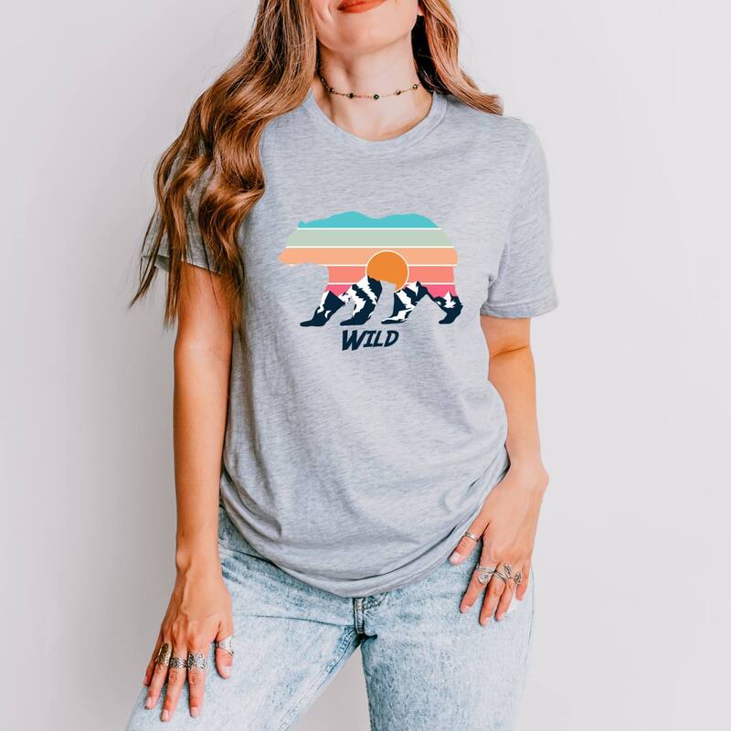 Simply Sage Market レディース トップス Tシャツ グラフィック Simply Sage Market Wild Bear - Women'short Sleeve Graphic T-Shirt Heather Grey グレー