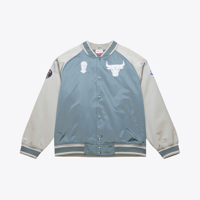 ミッチェル&ネス レディース アウター ジャケット・ブルゾン サテン Men's Mitchell & Ness Blue/Silver Chicago Bulls Thunderstorm Lightweight Satin Full-Snap Jacket Bul Blue ブルー｜ReVida 店