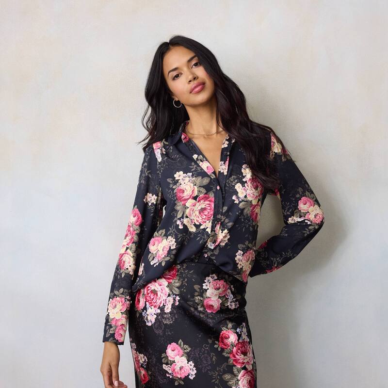 LC Lauren Conrad レディース トップス プルオーバー プチ 刷り上げる Petite LC Lauren Conrad Button Front Shirt witheart Print Black Nero Blooms 黒いこと