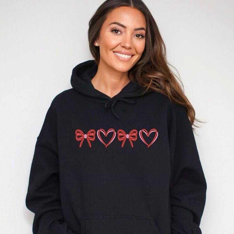 Simply Sage Market レディース トップス プルオーバー 刺しゅう パーカー グラフィック Simply Sage Market Embroidered Hearts And Bows - Women\u0027s Graphic Hoodie Midnight