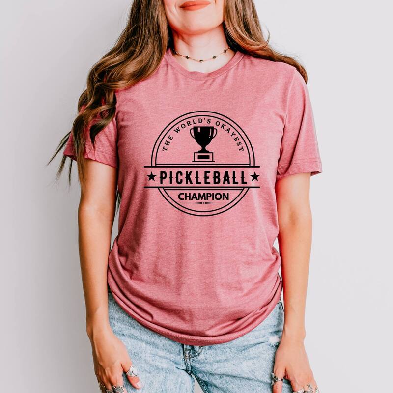 Simply Sage Market レディース トップス Tシャツ グラフィック Simply Sage Markethe World's Okayest Pickleball Champ - Women'short Sleeve Graphic T-Shirt Mauve