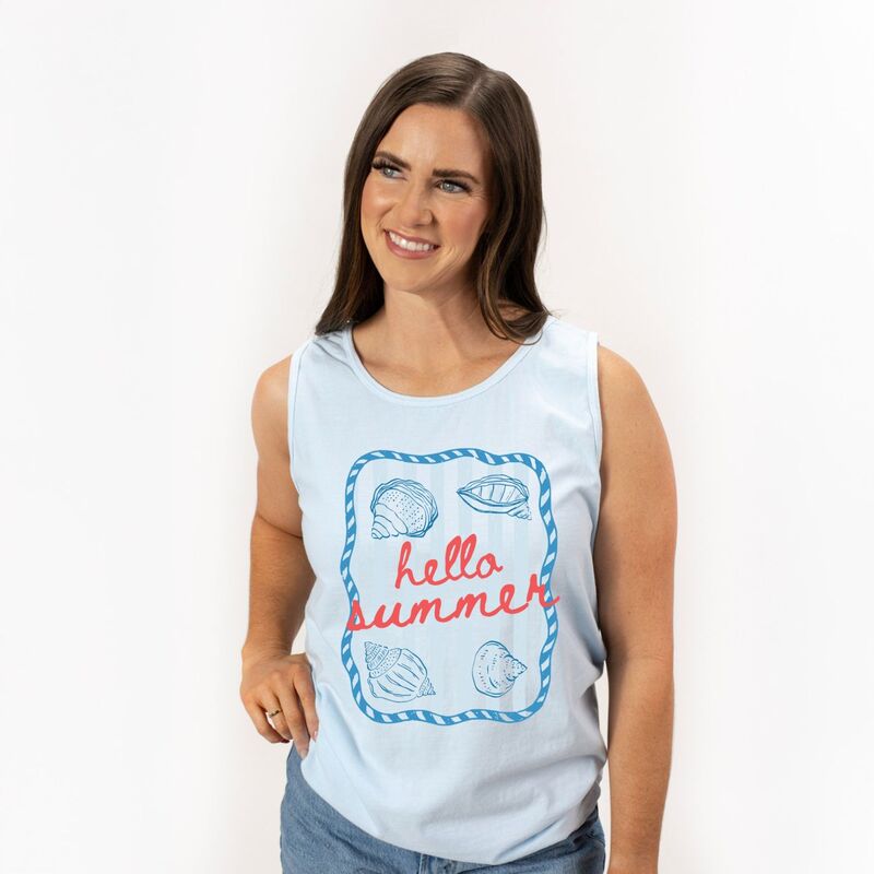 Simply Sage Market レディース トップス ティーシャツ グラフィック Simply Sage Market Hello Summer Sea Shells - Women\u0027s Garment Dyed Graphic Tank Top Chambray Tシャツ・カットソー-トップス