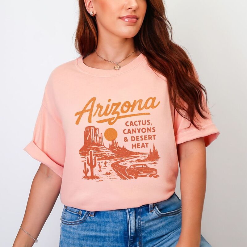 Simply Sage Market レディース トップス Tシャツ グラフィック Simply Sage Market Arizona Cactus Canyons & Desert Heat - Women's Garment Dyed Graphic T-Shirt Peachy｜ReVida 店