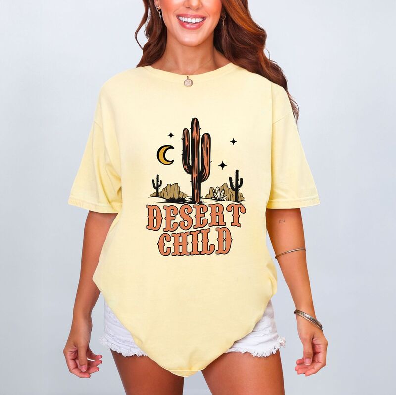 Simply Sage Market レディース トップス ティーシャツ グラフィック Simply Sage Market Desert Child - Women\u0027s Garment Dyed Graphic T-Shirt Butter レディースファッション-Tシャツ・カットソー