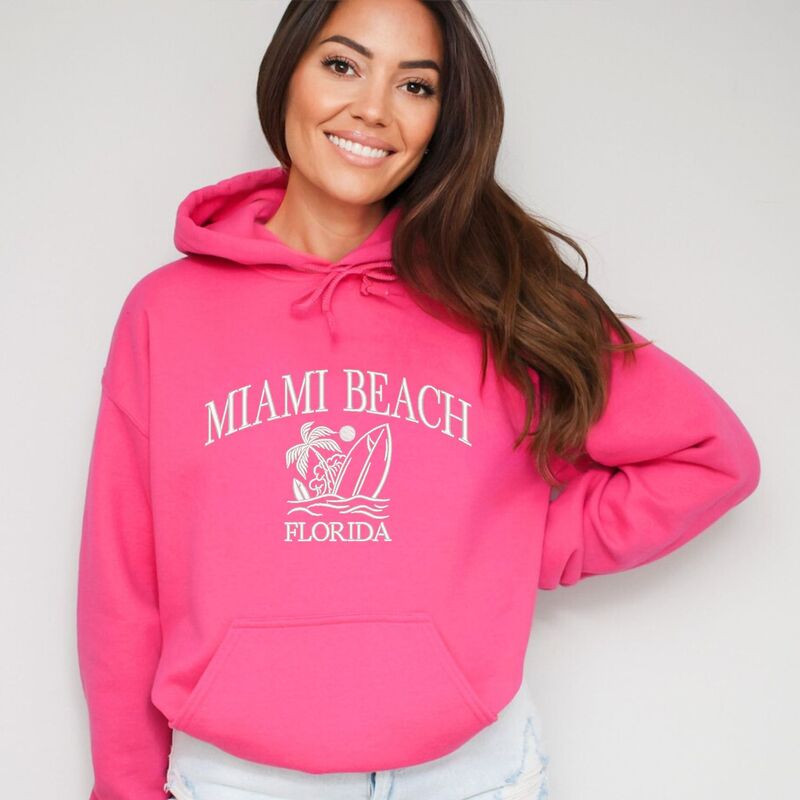 Simply Sage Market レディース トップス ティーシャツ 刺しゅう パーカー グラフィック Simply Sage Market Embroidered Miami Beach Florida - Women\u0027s Graphic Hoodie Raspberry トップス-Tシャツ・カットソー-レディースファッション