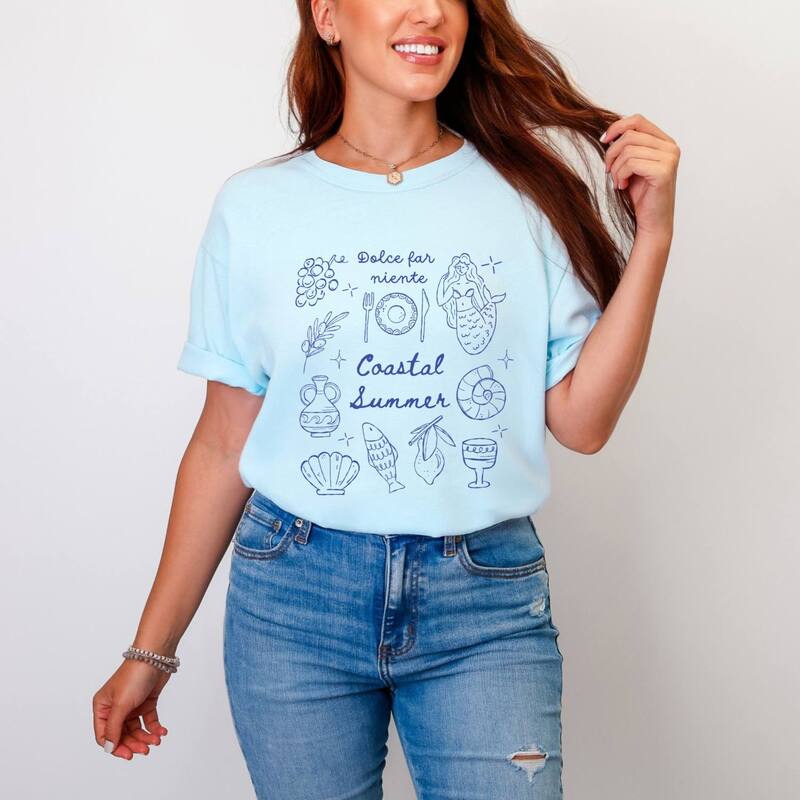 Simply Sage Market レディース トップス ティーシャツ グラフィック Simply Sage Market Coastal Summer Sketched Outline - Women\u0027s Garment Dyed Graphic T-Shirt Chambray Tシャツ・カットソー-レディースファッション