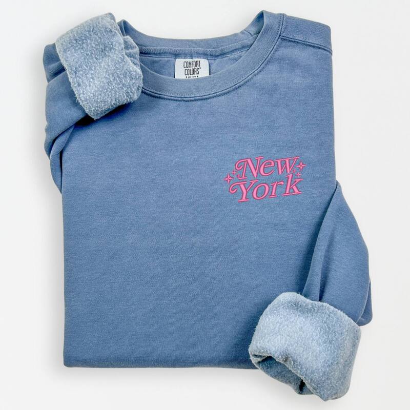Simply Sage Market レディース トップス プルオーバー 汗水 刺しゅう Simply Sage Market Embroidered New York Stars Lightweight Garment Dyed Sweatshirt Blue Jean 青色