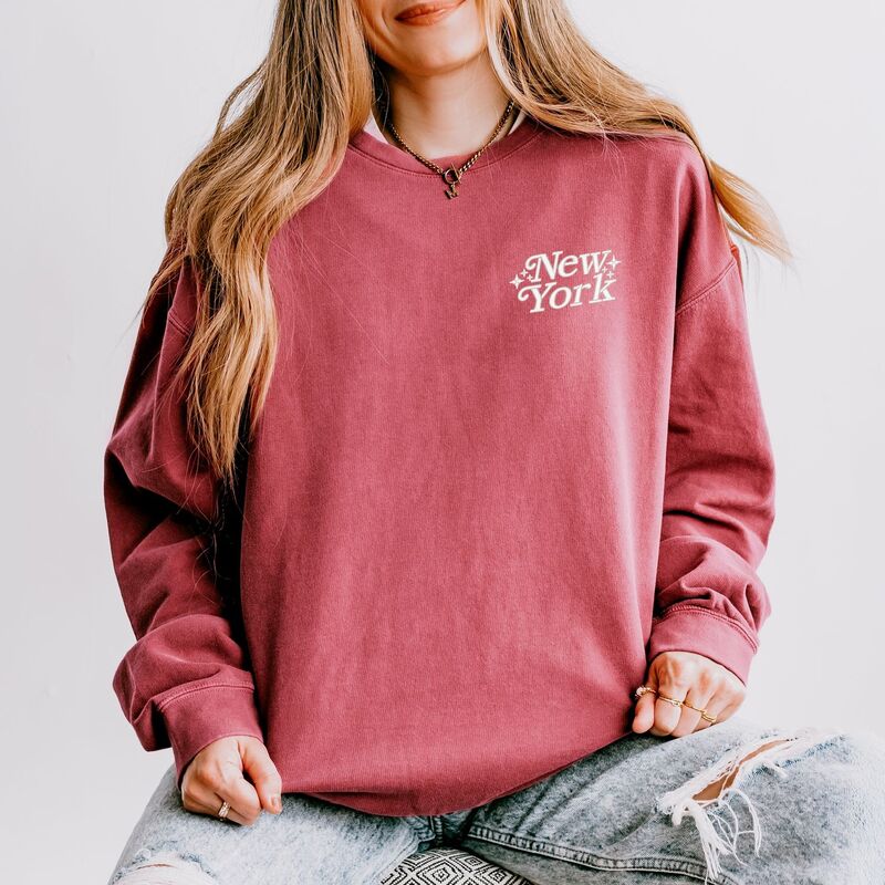 Simply Sage Market レディース トップス プルオーバー 汗水 刺しゅう Simply Sage Market Embroidered New York Stars Lightweight Garment Dyed Sweatshirt Crimson クリムゾン