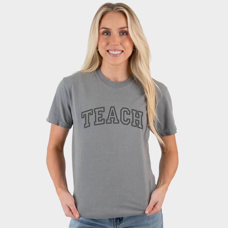 Simply Sage Market レディース トップス ティーシャツ 刺しゅう グラフィック Simply Sage Market Embroidered Teach - Women\u0027s Garment Dyed Graphic T-Shirt Grey 薄墨色 Tシャツ・カットソー-トップス