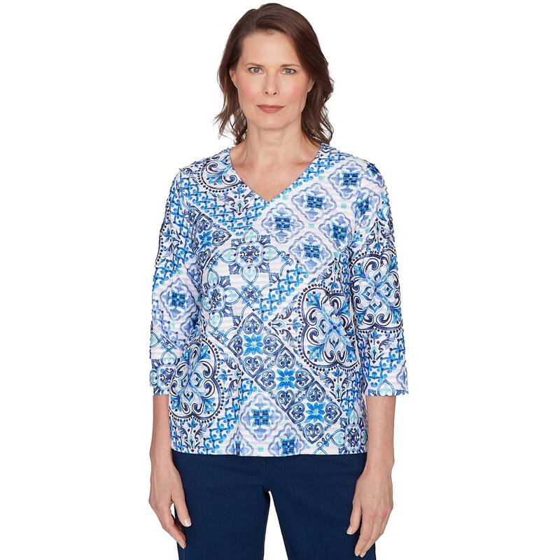 アルフレッド ダナー レディース トップス シャツ Vネック Women's Alfredunner Aegean Tile V-Neck Top Mosaic Blue ブルー｜ReVida 店