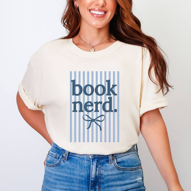 Simply Sage Market レディース トップス ティーシャツ グラフィック Simply Sage Market Blue Book Nerd Stripes - Women\u0027s Garment Dyed Graphic T-Shirt Ivory 象牙色 トップス-Tシャツ・カットソー