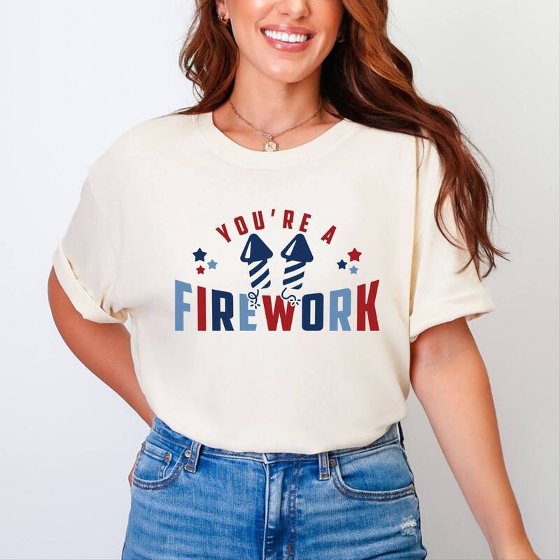 Simply Sage Market レディース トップス ティーシャツ グラフィック Simply Sage Market You\u0027re A Firework Stars - Women\u0027s Garment Dyed Graphic T-Shirt Ivory 象牙色 レディースファッション-トップス