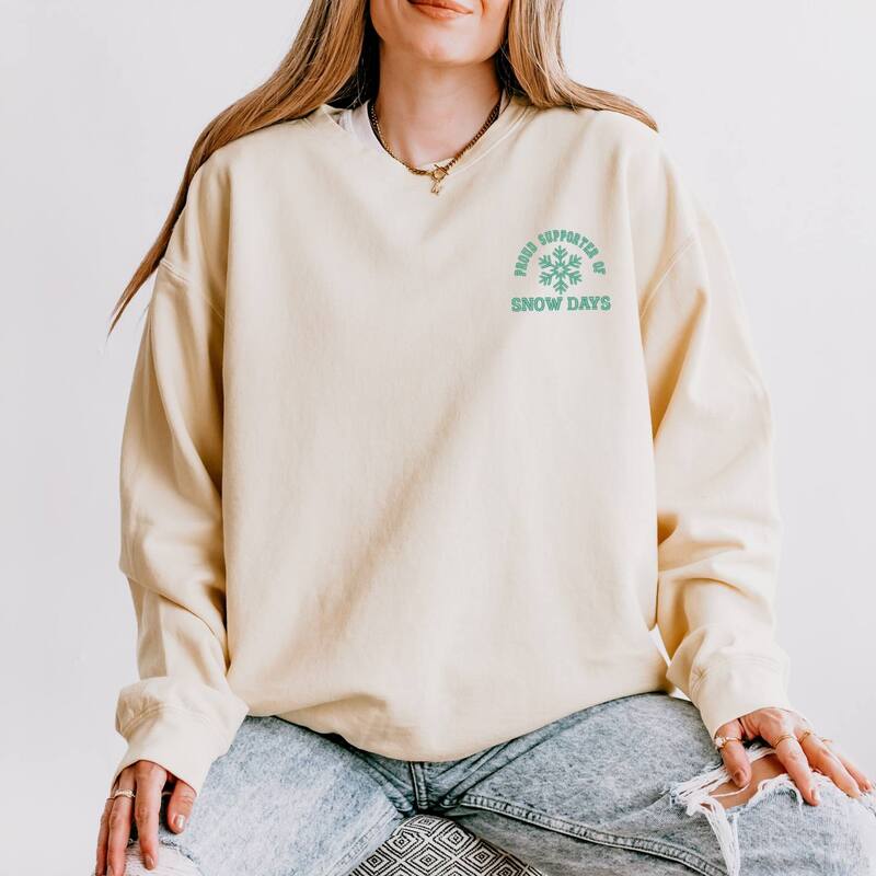 Simply Sage Market レディース トップス プルオーバー 汗水 刺しゅう Simply Sage Market Embroidered Proud Supporter Snow Days - Women\u0027s Lightweight Garment Dyed Sweatshirt Ivory 象牙色