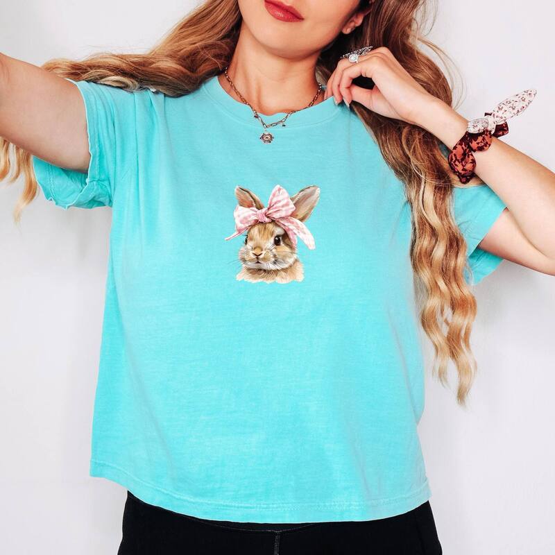Simply Sage Market レディース トップス ティーシャツ グラフィック Simply Sage Market Watercolor Coquette Bunny - Women\u0027s Boxy Crop Top Graphic T-Shirt Chalky Mint ペパーミント Tシャツ・カットソー-レディースファッション-トップス
