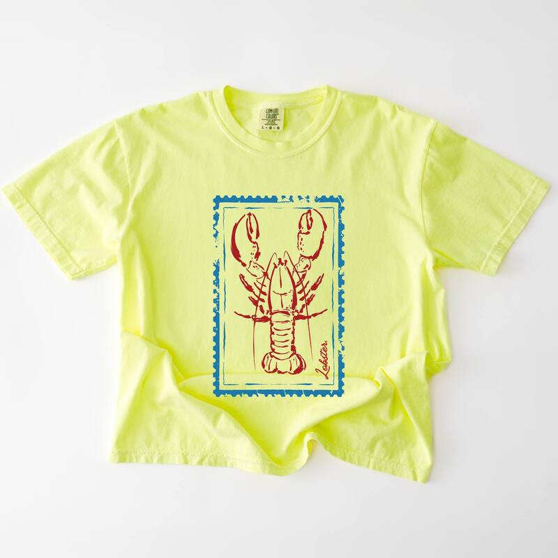 Simply Sage Market レディース トップス ティーシャツ グラフィック Simply Sage Market Lobster Stamp - Women\u0027s Garment Dyed Graphic T-Shirt Lemon トップス-レディースファッション