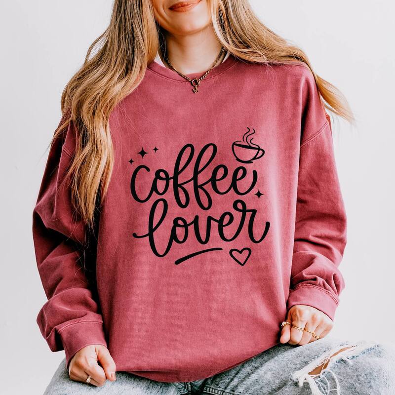 Simply Sage Market レディース トップス ティーシャツ 流汗 Simply Sage Market Coffee Lover Stars - Women\u0027s Lightweight Garment Dyed Sweatshirt Crimson クリムゾン Tシャツ・カットソー-トップス