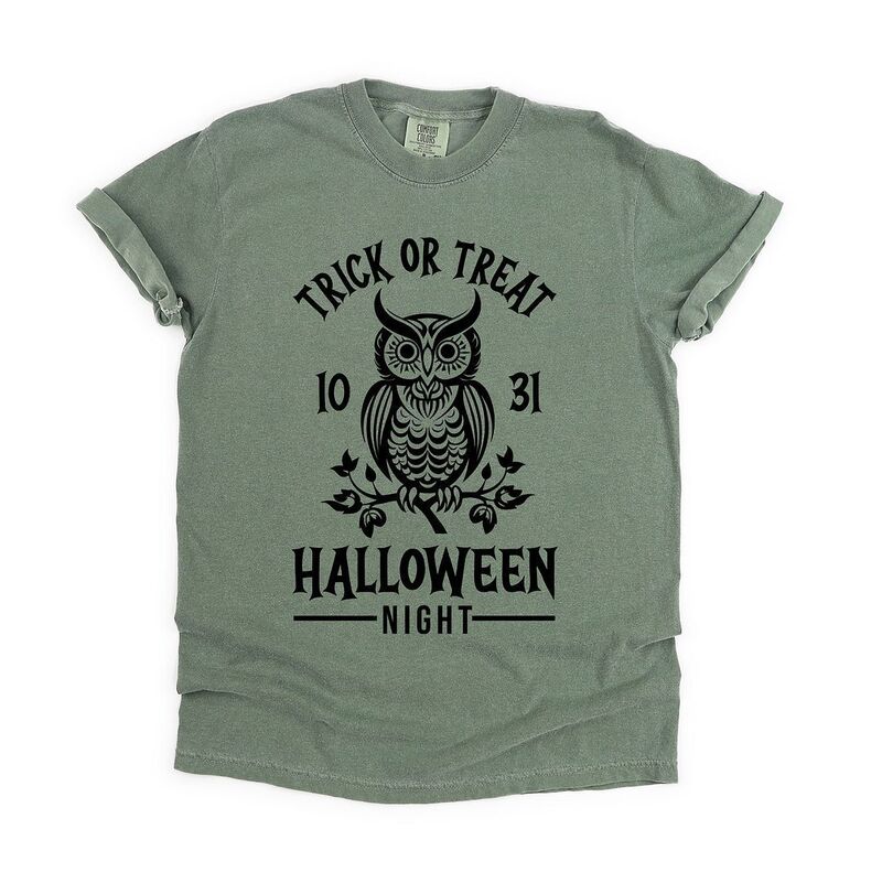 Simply Sage Market レディース トップス ティーシャツ Simply Sage Marketrick or Treat Owl Garment Dyed Tees Moss トップス-レディースファッション