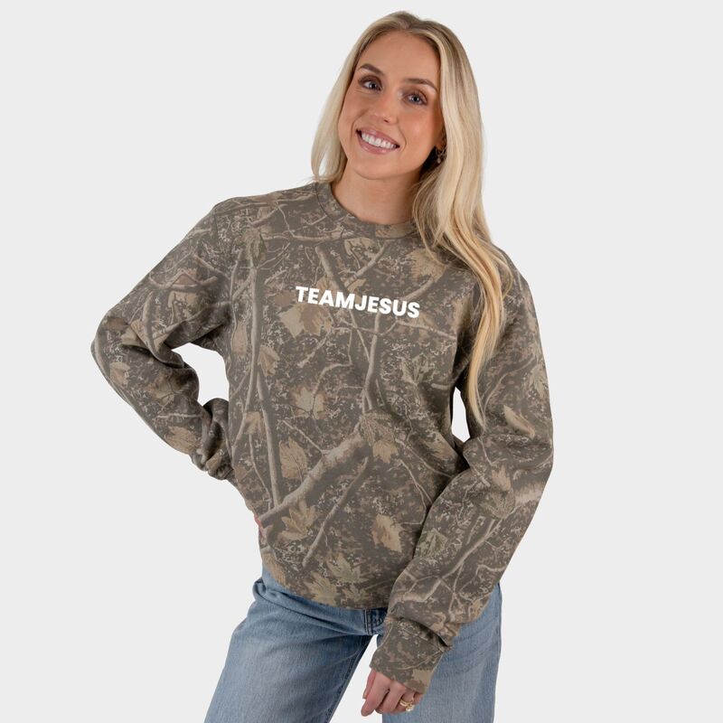 Simply Sage Market レディース トップス プルオーバー 流汗 Simply Sage Marketeam Jesus Loves You - Women\u0027s Heavyweight Camo Sweatshirt Camo