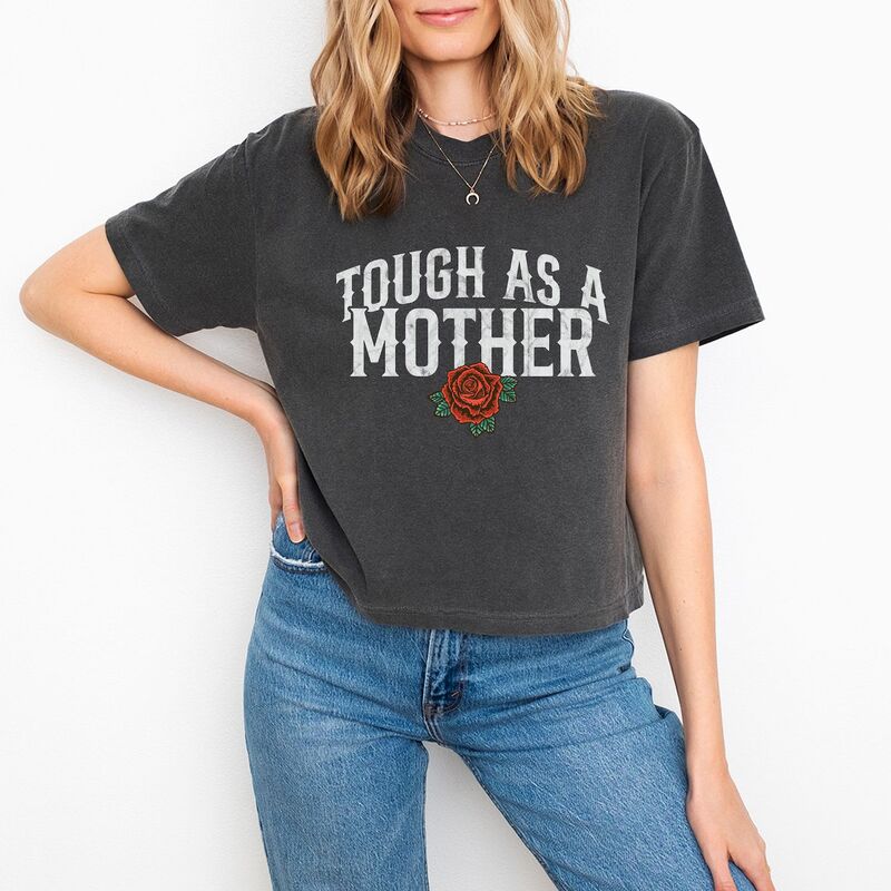 Simply Sage Market レディース トップス ティーシャツ グラフィック Simply Sage Marketough 三酸化ヒ素 A Motherose - Women\u0027s Boxy Crop Top Graphic T-Shirt Pepper レディースファッション-Tシャツ・カットソー