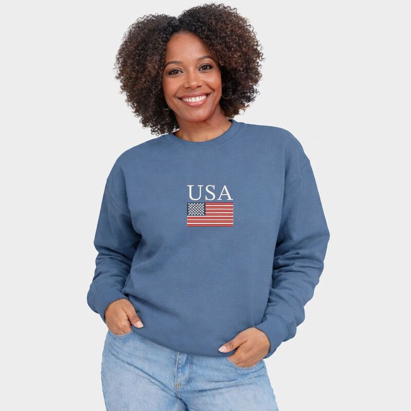 Simply Sage Market レディース トップス プルオーバー 汗水 刺しゅう グラフィック Simply Sage Market Embroidered USA Flag - Women\u0027s Graphic Sweatshirt Slate スレート
