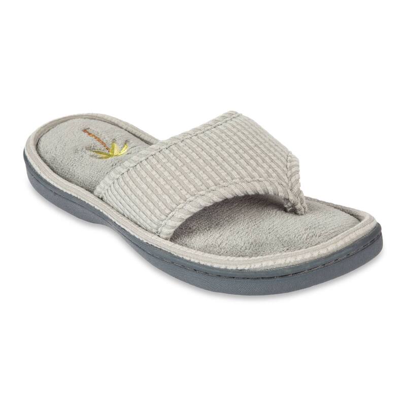 アイソトナー レディース シューズ サンダル 刺しゅう isotoner Women\u0027s Embroidered Seersucker Flip Flop Slippers with Memory Foam Comfort Gray 薄墨色 靴-コンフォートサンダル