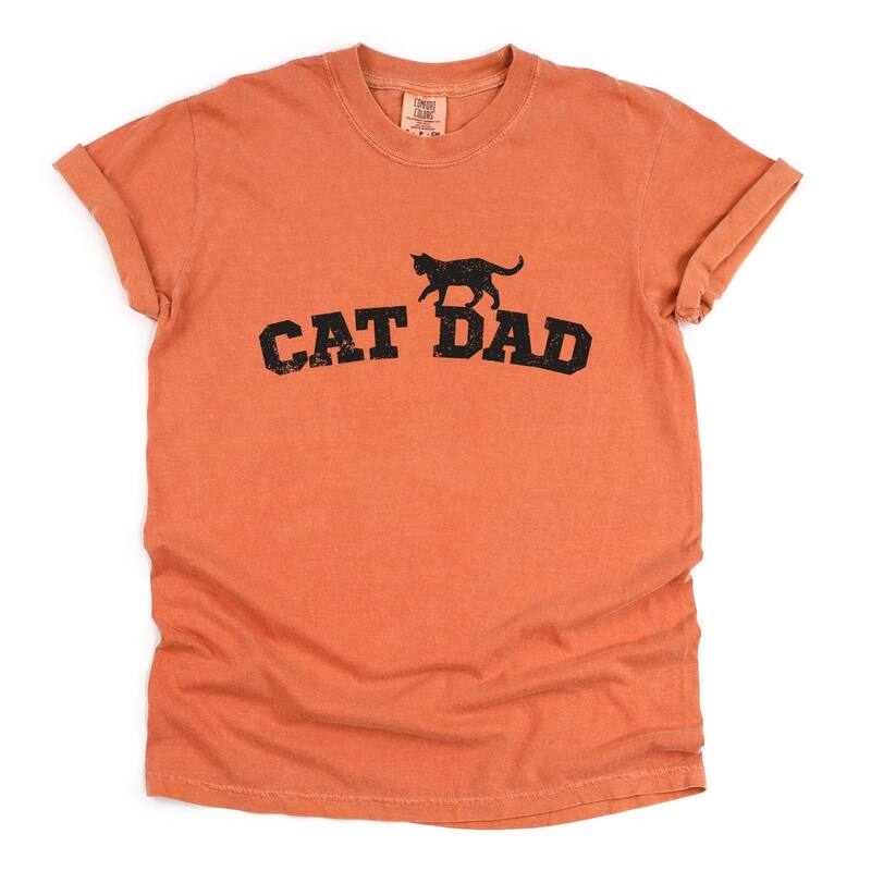 Simply Sage Market レディース トップス ティーシャツ グラフィック Simply Sage Market Cat Dad Arched - Men\u0027s Garment Dyed Graphic T-Shirt Yam