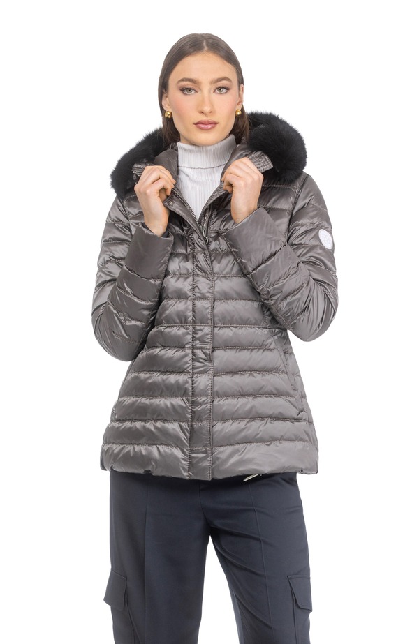 ゴルスキ レディース アウター 上衣・上衣 GORSKI Apres-Ski Horizontal Short Jacket With Detachable Genuine Shearling Hood Trim Greige/Black 黒いこと コート・ジャケット-レディースファッション