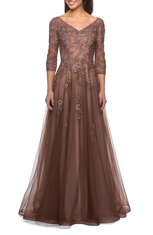 ラフェム レディース トップス ワンピース Vネック チュール A ライン フラワー柄 レース フラワー La Femme A-line Tulle Gown with Floralace Detail and V-Neck Cocoa ココア