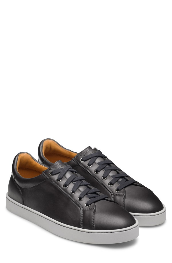 マグナーニ メンズ シューズ スニーカー Magnanni Cote Low Top Sneaker Dark Grey グレー｜ReVida 店 76,890円