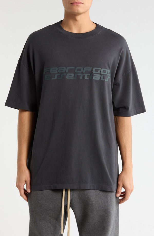 フィアオブゴッド メンズ トップス プルオーバー ロゴタイプ グラフィック Fear of God Essentials \u002790s Fit Logo Graphic T-Shirt Vintage Black 黒いこと