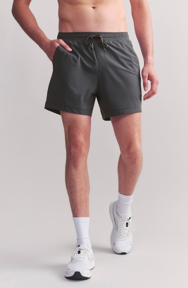 ローヌ メンズ ボトムス ハーフパンツ・ショーツ ショートパンツ Rhone Pursuit 5-Inch Lined Shorts Asphalt