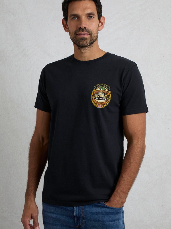 ウィアードフィッシュ メンズ トップス プルオーバー 刷り上げる Weird Fish Beer Guzzling Back Print Artist-Shirt Black 黒いこと