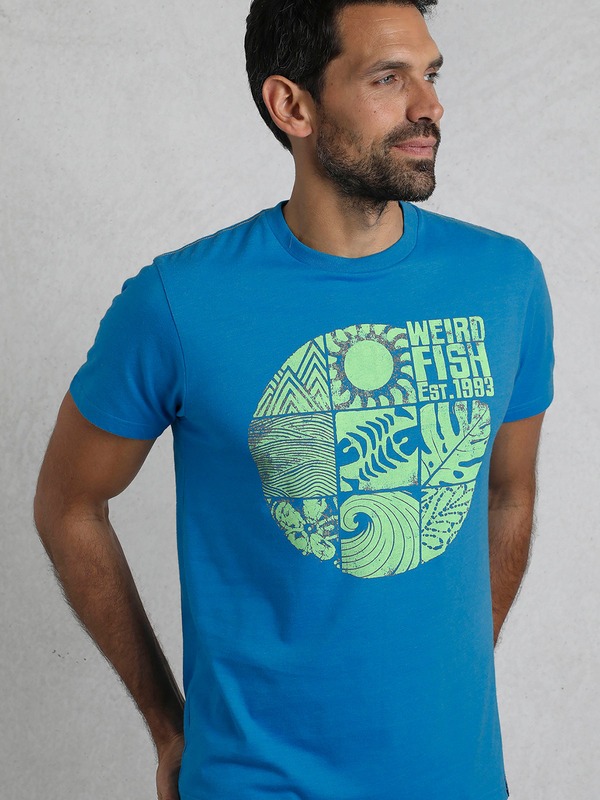 ウィアードフィッシュ メンズ トップス プルオーバー グラフィック Weird Fish Summer Sector Graphic T-Shirt Lagoon Blue 青色