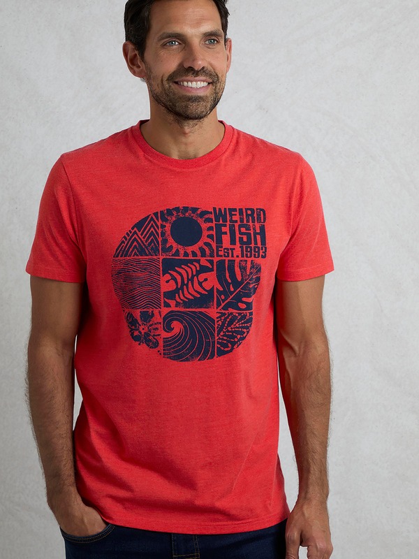 ウィアードフィッシュ メンズ トップス プルオーバー グラフィック Weird Fish Summer Sector Graphic T-Shirt Retro Red 赤いこと
