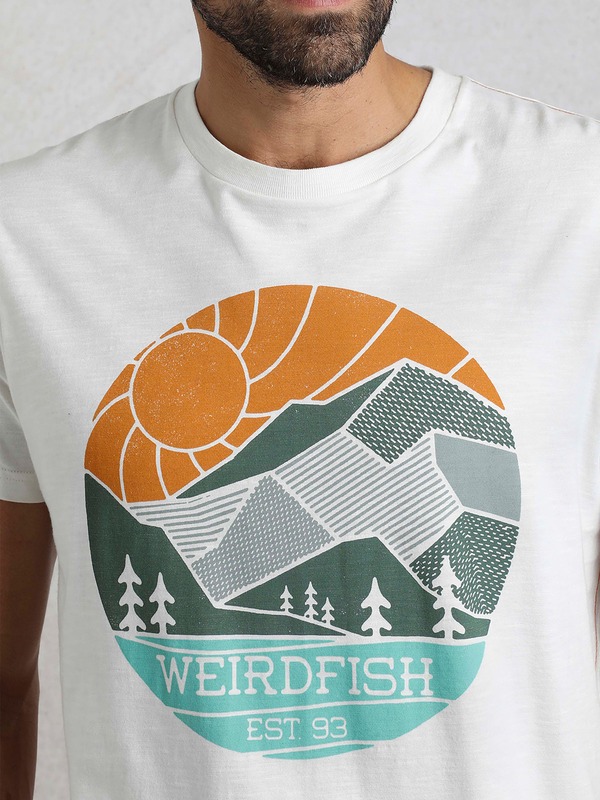 ウィアードフィッシュ メンズ トップス プルオーバー 刷り上げる Weird Fish Foothills Front Print-Shirt Dusty White 白いこと