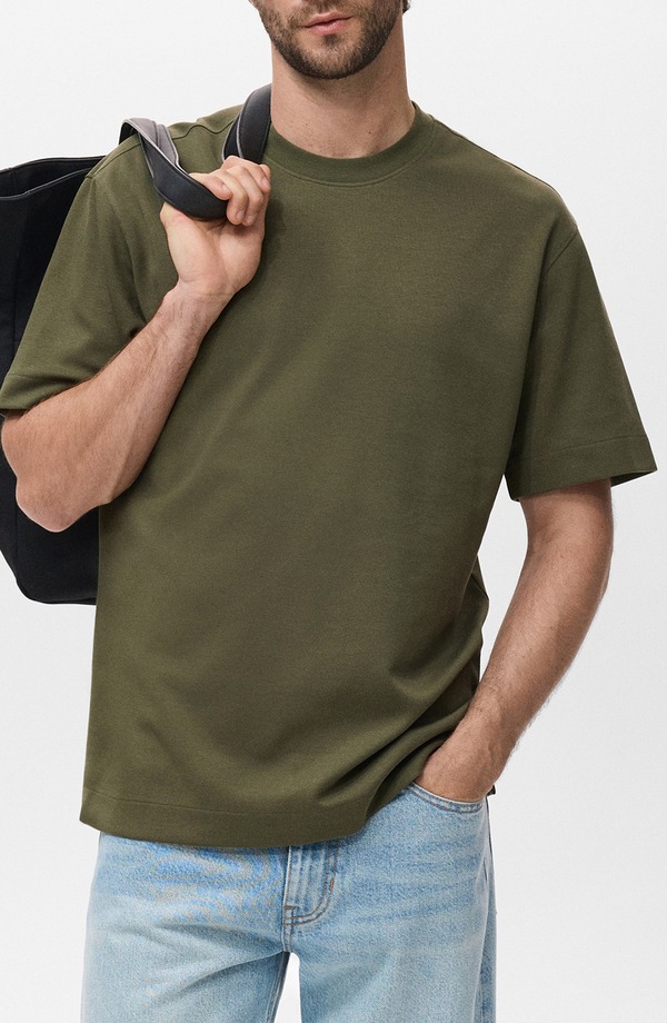 マンゴ メンズ トップス シャツ リラックスフィット コットン MANGO Relaxed Fit Heavyweight Cotton Blend T-Shirt Khaki Green グリーン｜ReVida 店