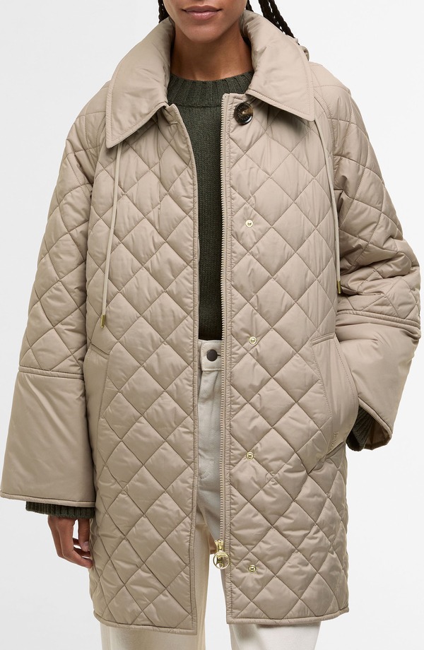 バブアー レディース アウター ジャケット・ブルゾン キルティング パーカー Barbour Cara Diamond Quilted Parka Honey/ Ancient Poplar｜ReVida 店 65,340円
