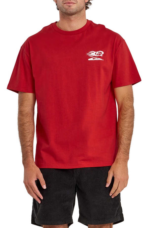 クイックシルバー メンズ トップス Tシャツ コットン グラフィック Quiksilver Stacked Mer Cotton Graphic T-Shirt Salsa｜ReVida 店 10,935円