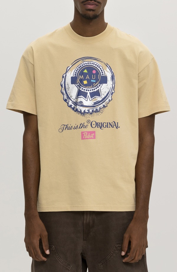 マウイアンドサン メンズ トップス Tシャツ グラフィック Maui & Sons x Pabst Blue Ribbon Graphic T-Shirtan タン｜ReVida 店 10,636円