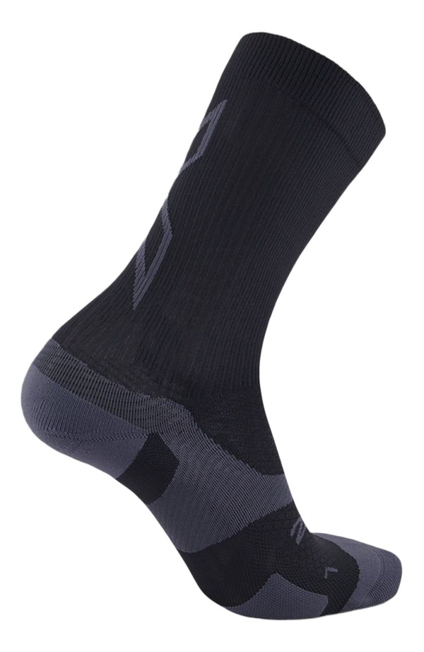 2XU レディース アンダーお召しもの ソックス 2XU Vectr Light Cushion Crew Socks Black/Titanium 黒いこと