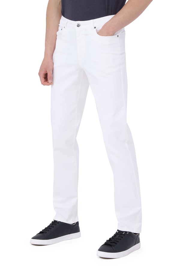 ブガッチ メンズ ボトムス カジュアルパンツ ストレート Bugatchi Preston Straight Leg Five Pocket Pants White ホワイト