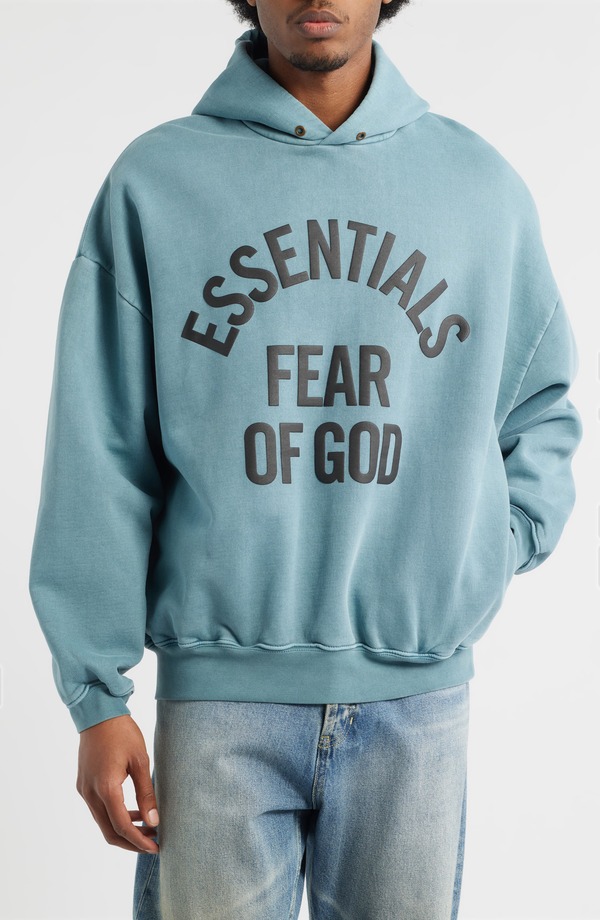 フィアオブゴッド メンズ アウター パーカー・スウェット ロゴ フリース グラフィック Fear of God Essentials Campus '90s Fleece Logo Graphic Hoodie Faded Coastal 33,670円